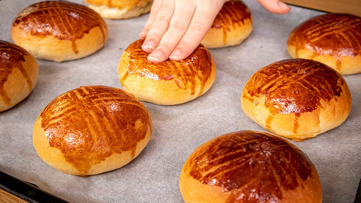 Böylesini daha önce yemediniz! 15 dakikada puf puf  pastane poğaçası tarifi