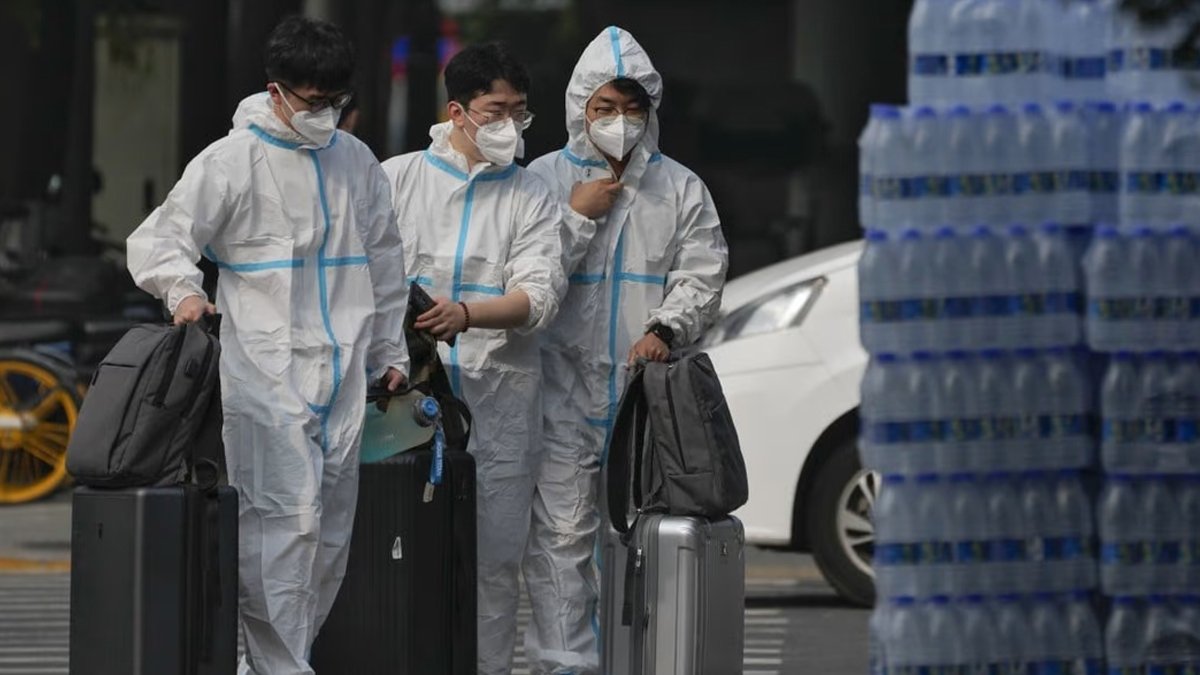 Vakalar hastalık belirtisi göstermiyor! Çin'de üniversitelere 'kovid' kilidi