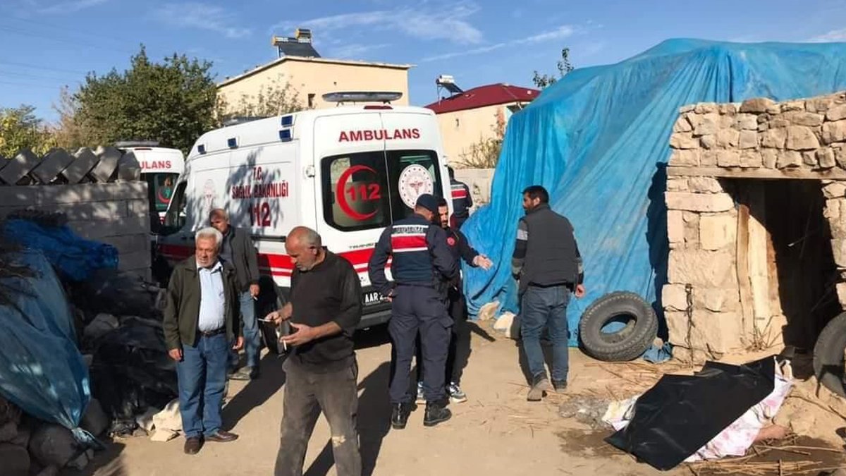 Niğde'de ahırın çatısı çöktü: 1 ölü