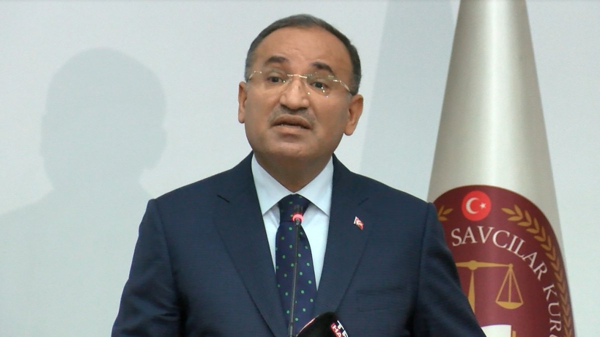 Bakan Bozdağ'dan ilginç 'kadına şiddet' açıklaması: Sadece polise hakime bırakamayız, öyle çözülmediği açık