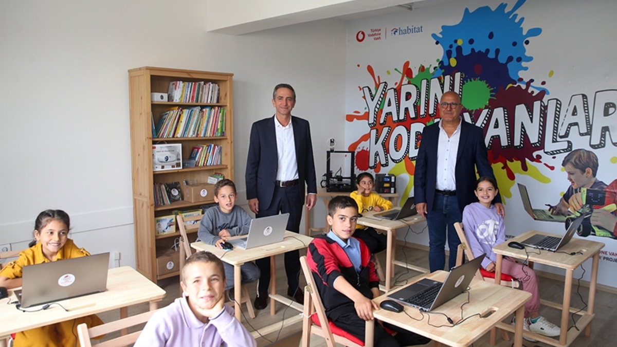 Vodafone 30 köy okulunu teknolojiyle buluşturdu