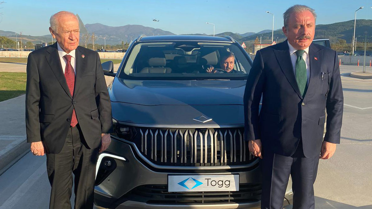 Liderler TOGG'u yakından inceledi: Şentop, Bahçeli ve Destici'den tam not