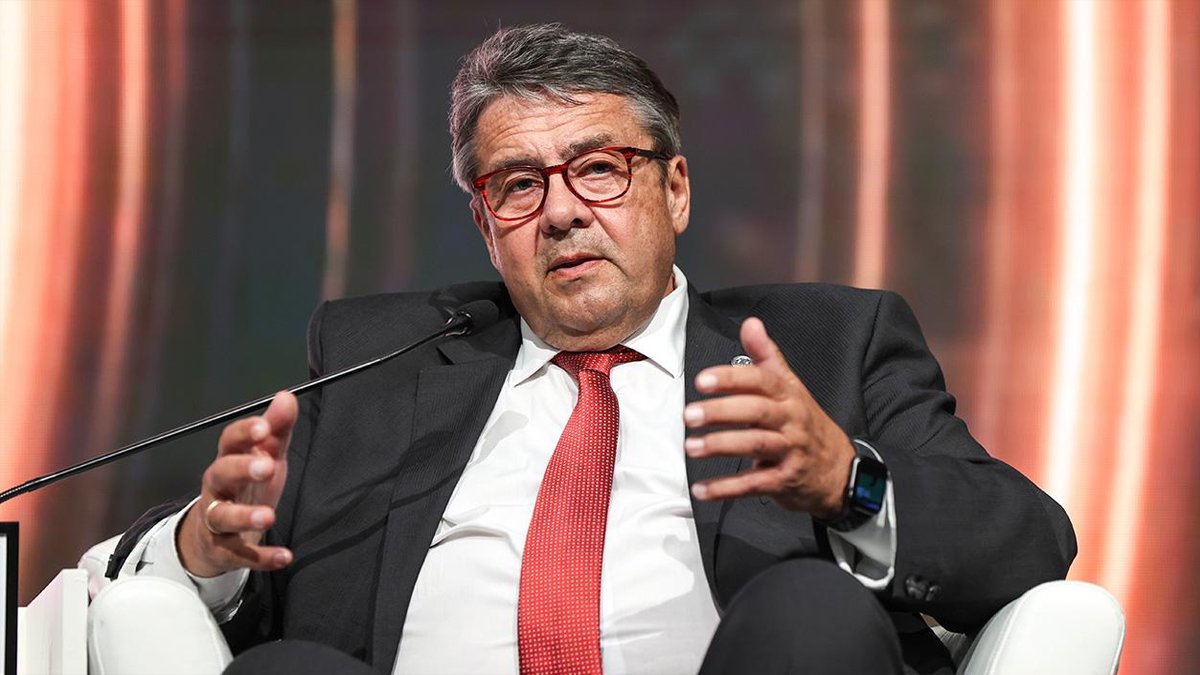Sigmar Gabriel'den Almanya için öz eleştiri: Hristiyanlara karşı da bu kadar sert olabilecek miyiz?