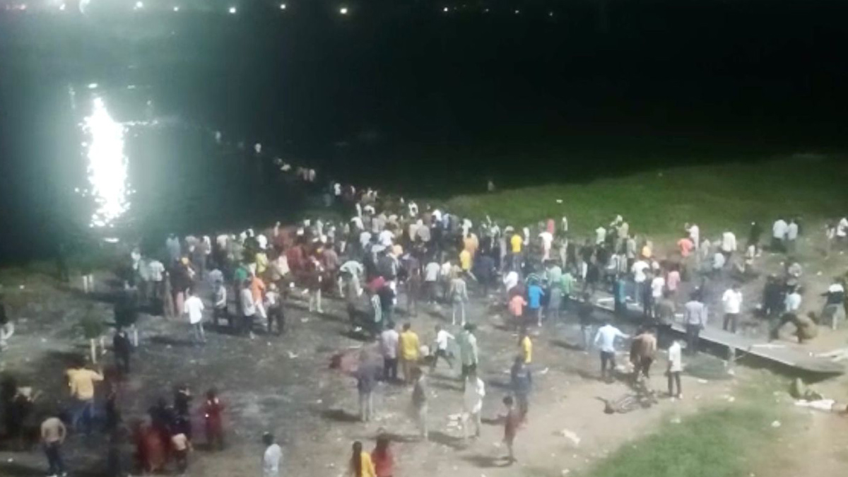 400 kişinin olduğu köprü çöktü: Çok sayıda ölü var