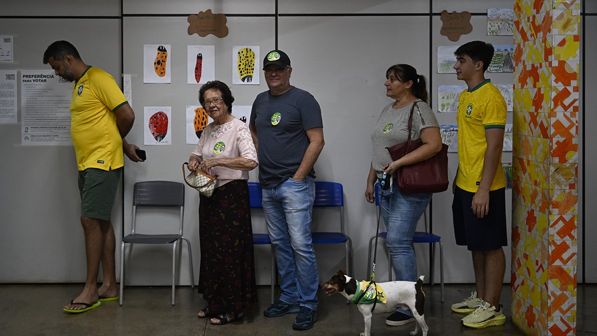 Brezilya'da seçimi Luiz Inacio Lula da Silva kazandı