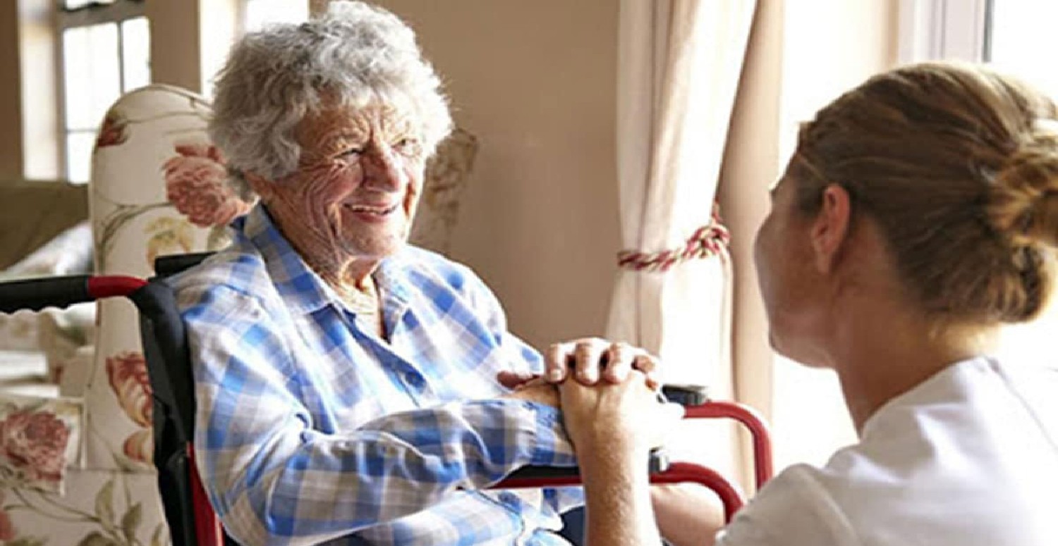 Yaşlılara konforlu yaşam sunuldu! Bakan Derya Yanık duyurdu: 'Küçük ev tipi' huzurevleri ev konforunda