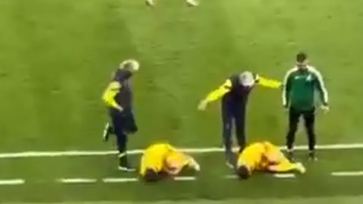 Televizyona yansımayan skandal görüntü: Jesus İstanbulsporlu oyuncuyu önce tekmeledi...