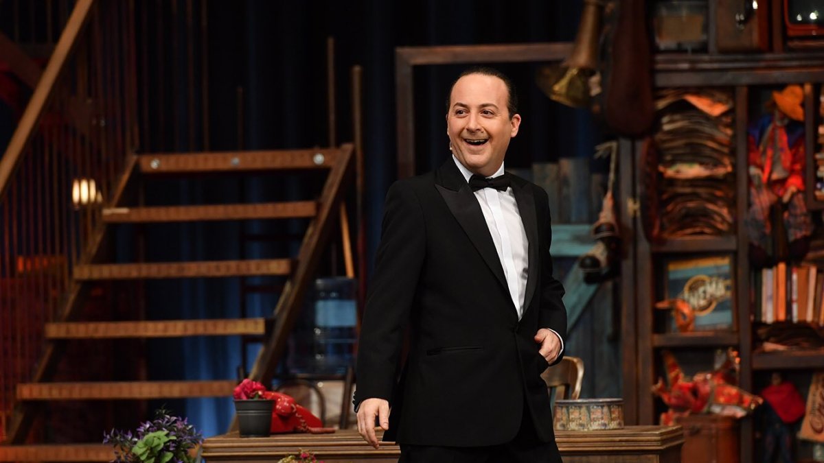 Tolga Çevik'ten 'vize' tepkisi: Galiba gülelim istemiyorlar