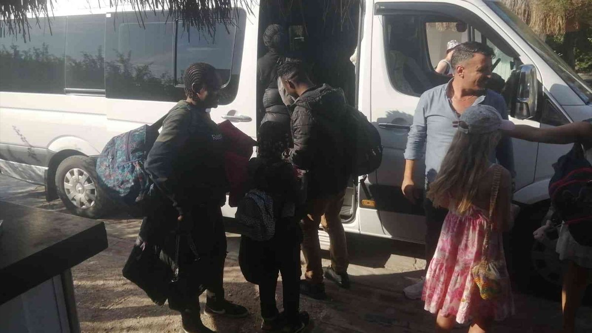 Fethiye’de yurt dışına çıkmaya çalışan 36 düzensiz göçmen yakalandı