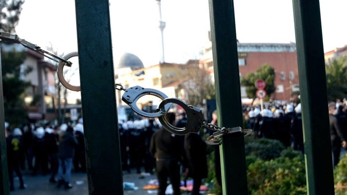 Müslüman Kardeşler’e normalleşme kelepçesi