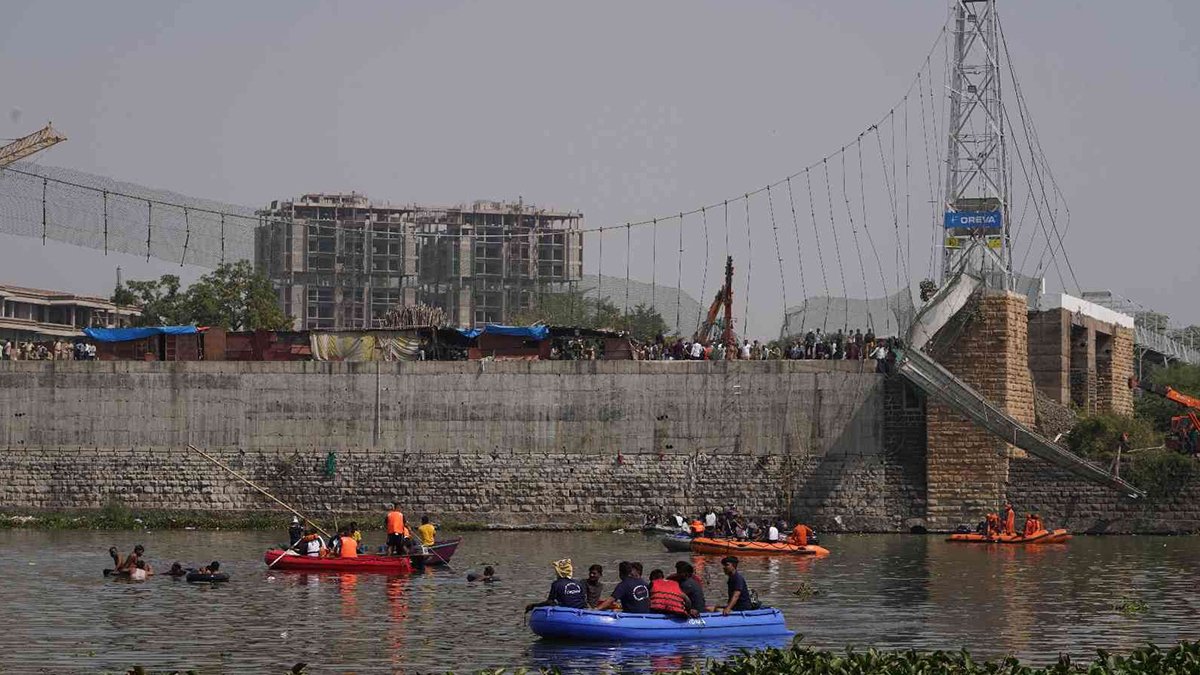 Hindistan'da çöken köprünün güvenlik sertifikası yokmuş