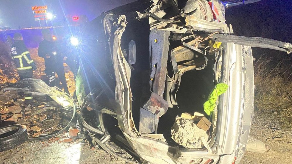 Araç takla atarak durdu: 1 kişi hayatını kaybetti, 2 kişi yaralandı
