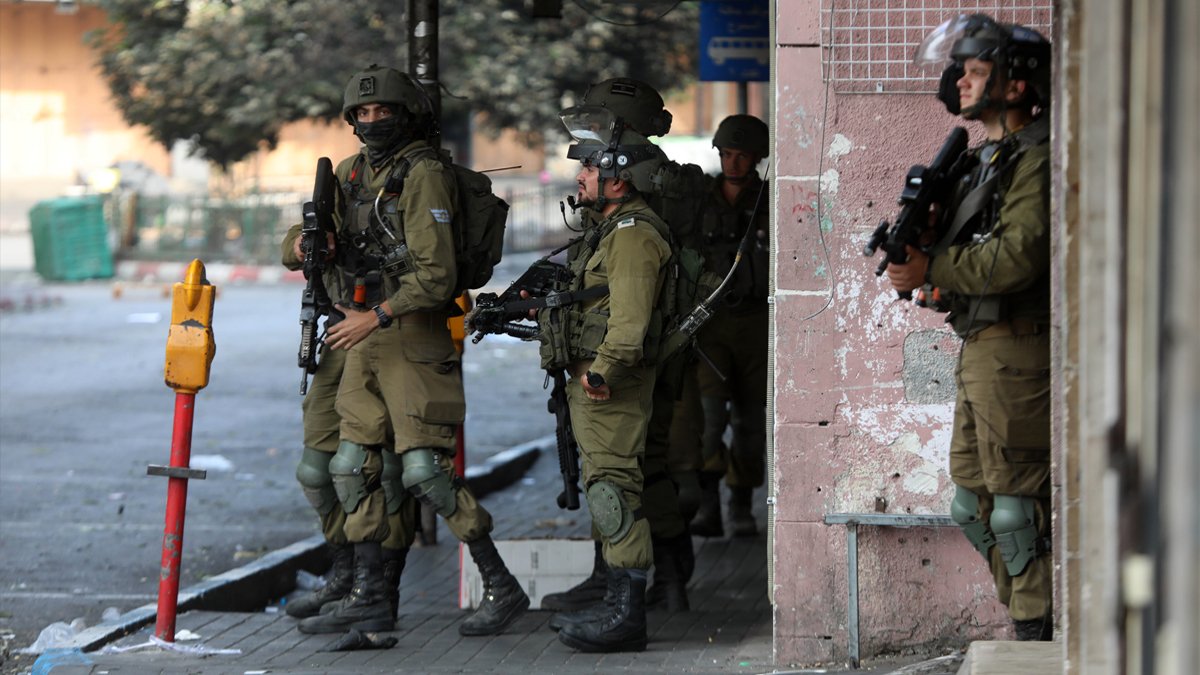 İsrail Batı Şeria'da Filistinlilere ait bir gençlik merkezini kapattı