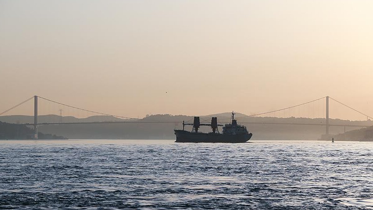 İstanbul Boğazı'nın dev balık avlama gemilerine açılmasına tepki