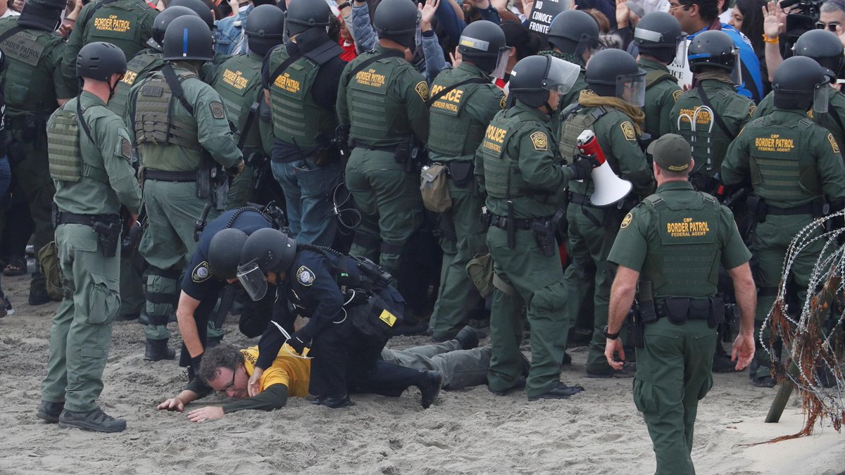 ABD sınırında tansiyon yükseldi: Göçmenlere mermili müdahale