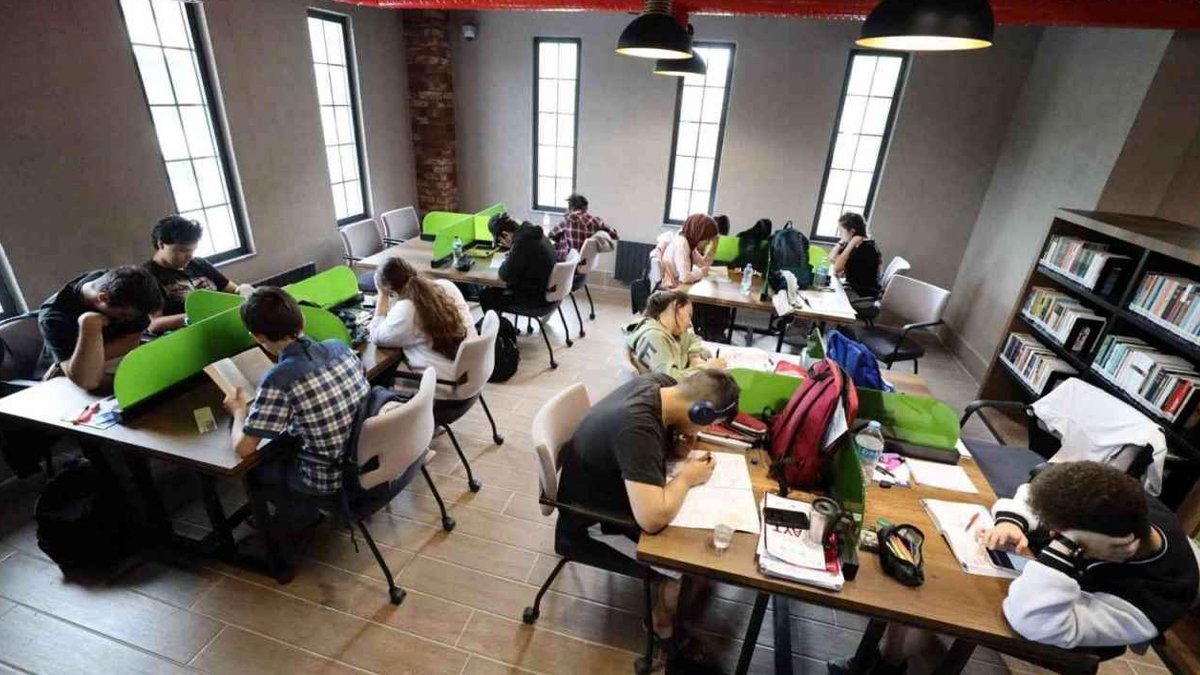 ‘Ne istiyorlar?’ araştırmasından dikkat çeken sonuçlar: Gençlerin isteği önce burs sonra psikolojik destek