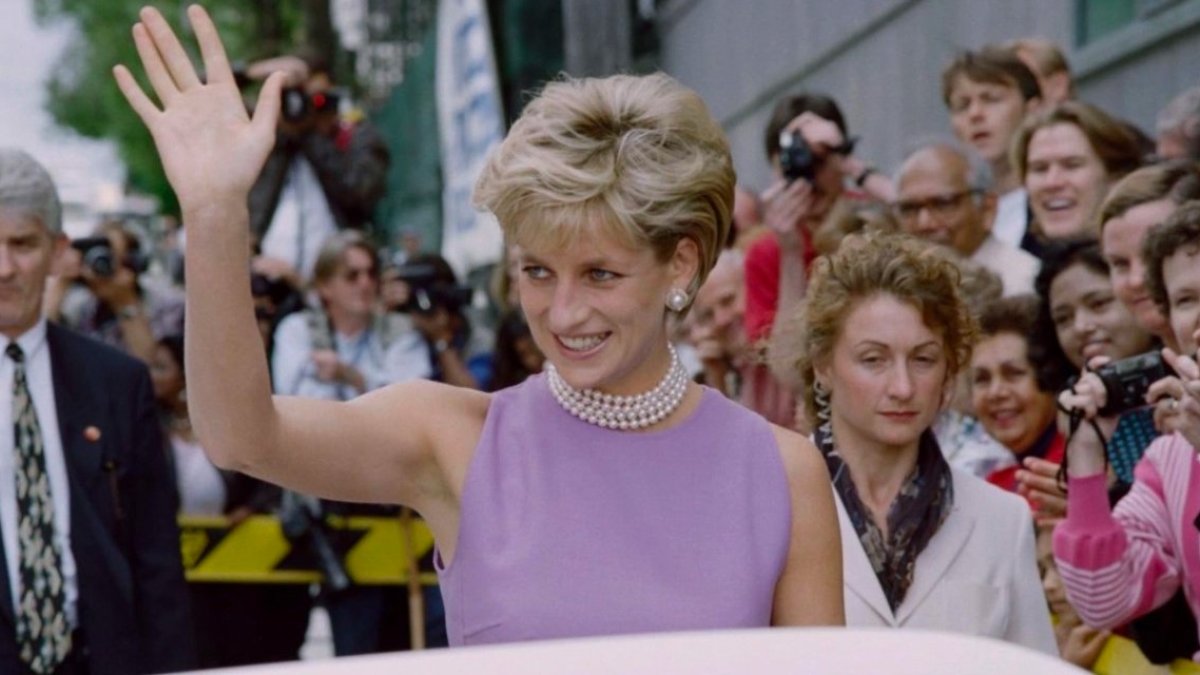 Prenses Diana'nın sol eli satışa çıkıyor