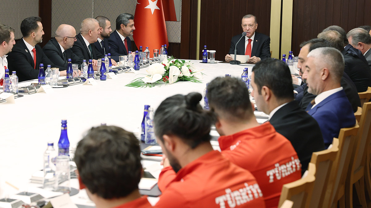 Erdoğan, Ampute Futbol Milli Takımını kabul etti