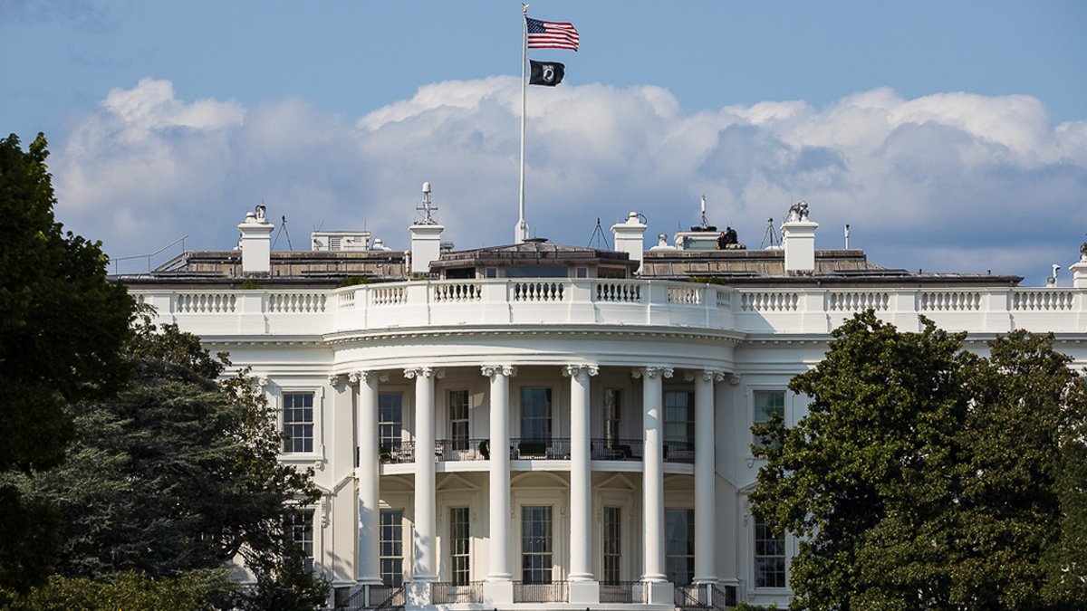 Beyaz Saray sosyal yardımlarla ilgili tweeti silmek zorunda kaldı: Twitter'dan 'popülizm'e geçit yok
