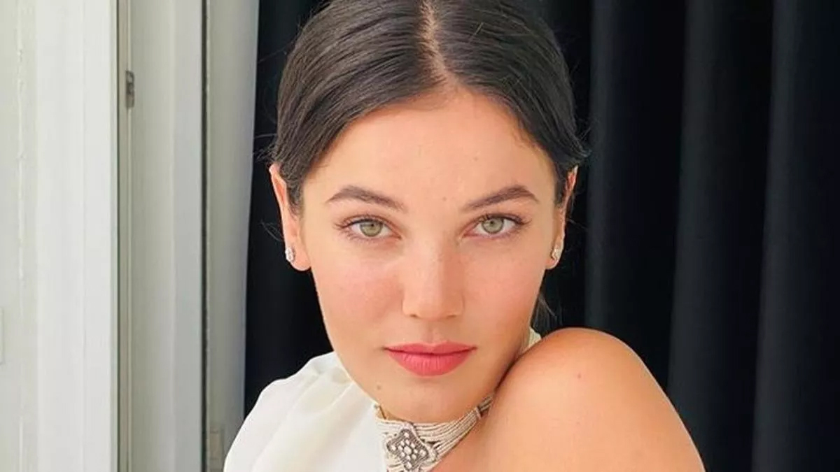 Güzellik ailede genetik! Ünlü oyuncu Pınar Deniz kardeşlerinin fotoğrafını paylaştı sosyal medya karıştı