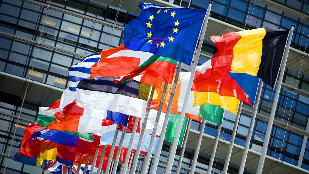 Dünyada faiz artarken bizde düşüyor