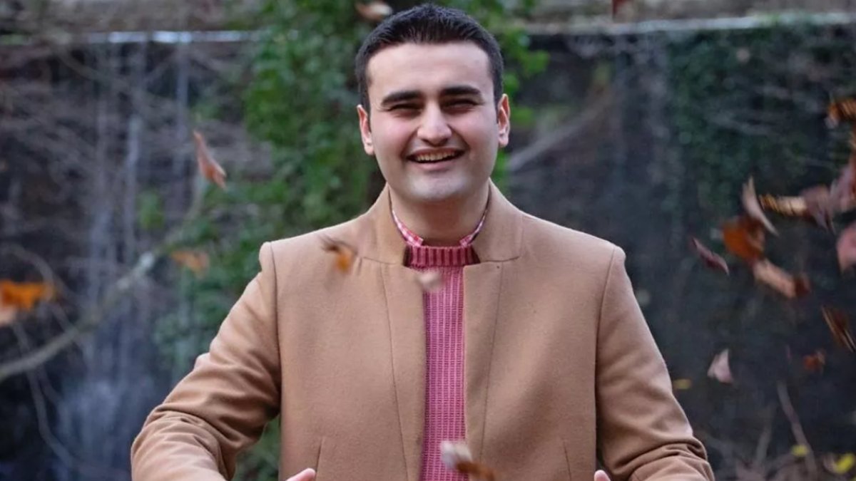 CZN Burak yerli otomobil TOGG'un pastasını yaptı