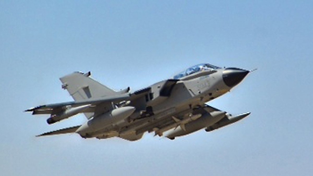 Lübnan: İsrail düşmanına ait savaş uçakları hava sahamızı ihlal etti