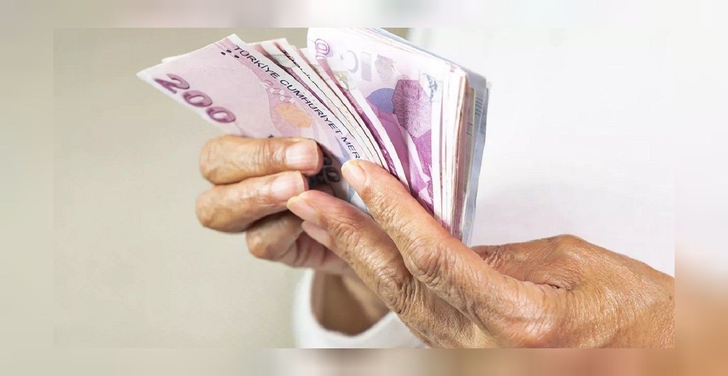 İş Bankası yarışta bende varım dedi, kesenin ağzını açtı! Emekliye yeni promosyon ödemesini açıkladı... 3 Yıllık imzanıza 7.500 TL ödeme yapacak... 