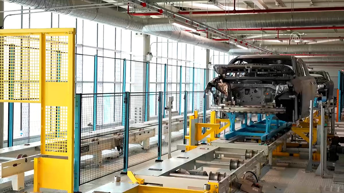 “Üretim bandı yok, araçlar elle yapılıyor” iddialarına Togg'dan videolu yanıt