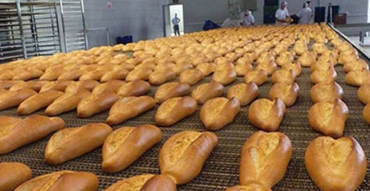 Sofraların vazgeçilmezi artık daha pahalı... O ilde ekmeğe yeni zam açıklandı... İşte yeni fiyatı