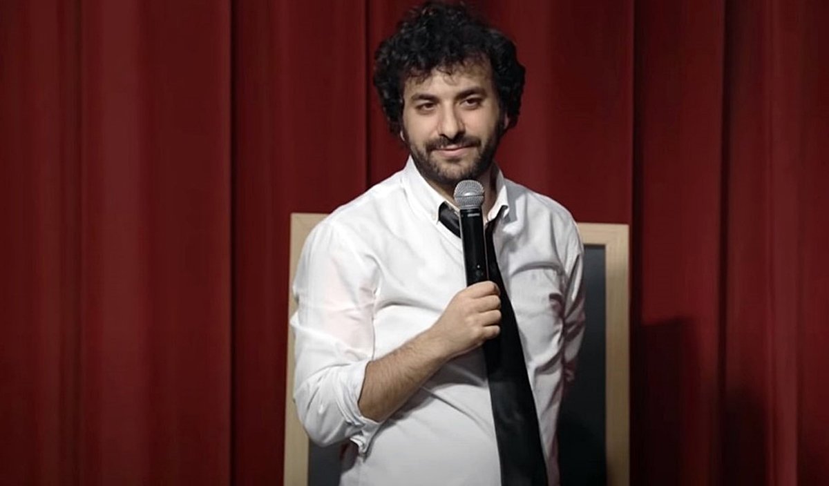 ‘Konuşanlar’da ilginç diyalog: "Eski sevgililerimin evine giderdim" diyen seyirciye Hasan Can Kaya'dan olay yanıt!