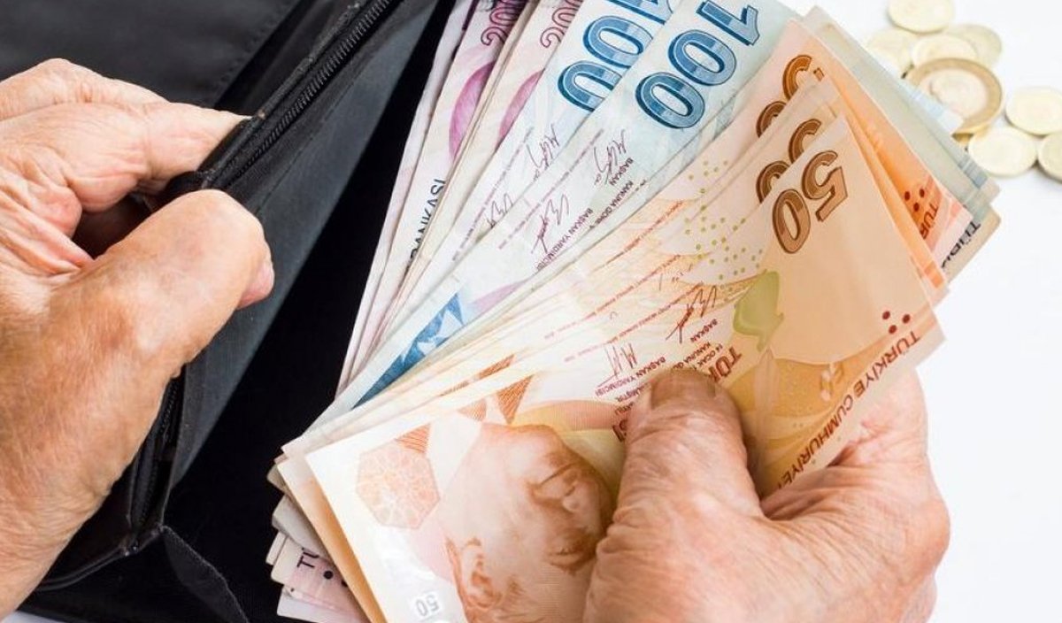 Son açıklanan enflasyon rakamlarından sonra memur ve emekli maaşlarına ne kadar zam yapılacak?