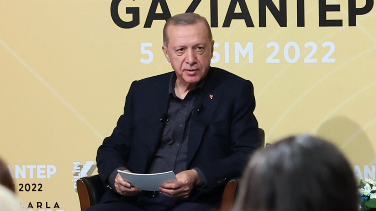 Cumhurbaşkanı Erdoğan: Aile konusunu anayasal zemine oturtalım; zayıf aile, güçlü milleti de zayıflatır