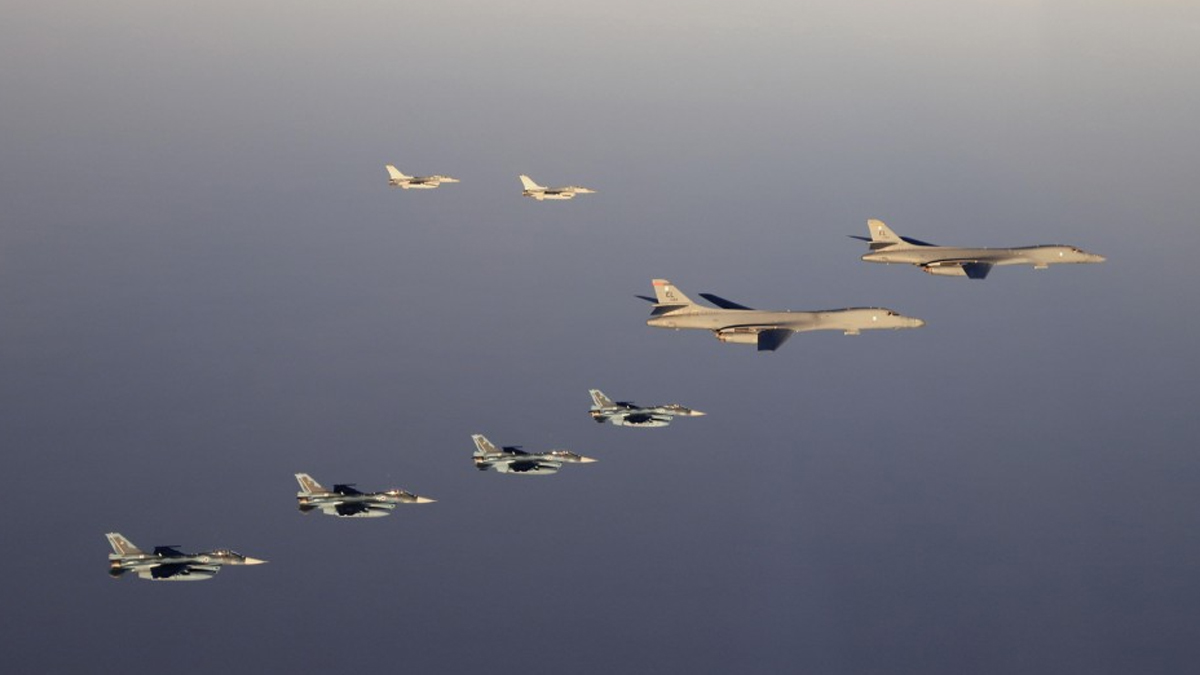 ABD ve Japonya'dan gövde gösterisi: Kuzey Kore'ye tatbikatla cevap verdiler