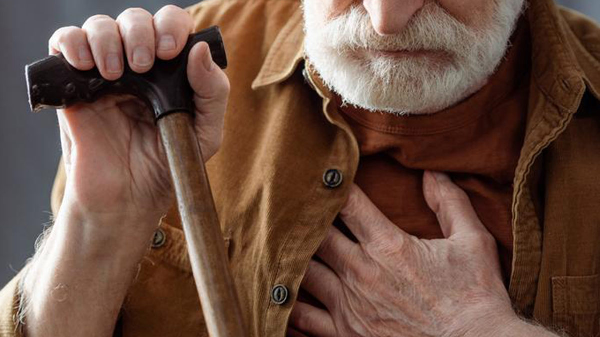 Huzurevinde korkunç olay: Kafasına bastonla vurulan adam kurtarılamadı