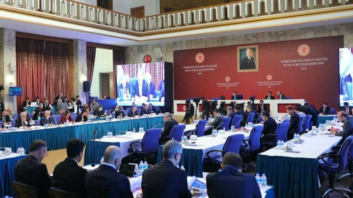 İYİ Partili Yılmaz’dan Bakan Muş’a: Gitseniz evinizde yatsanız enflasyon zaten düşecek