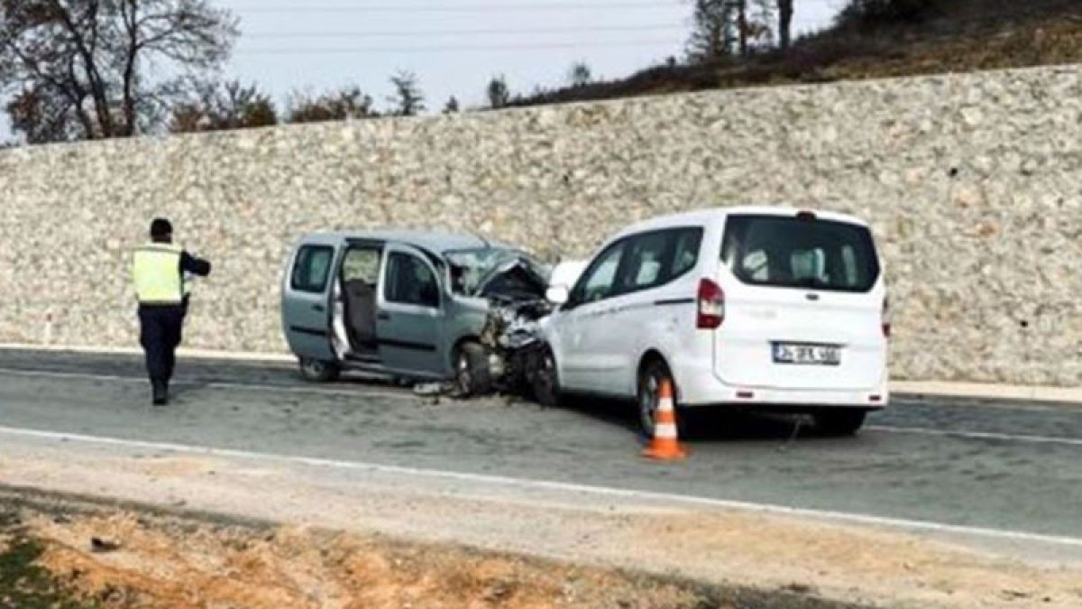 Samsun'da iki ticari araç çarpıştı: 1 ölü, 7 yaralı