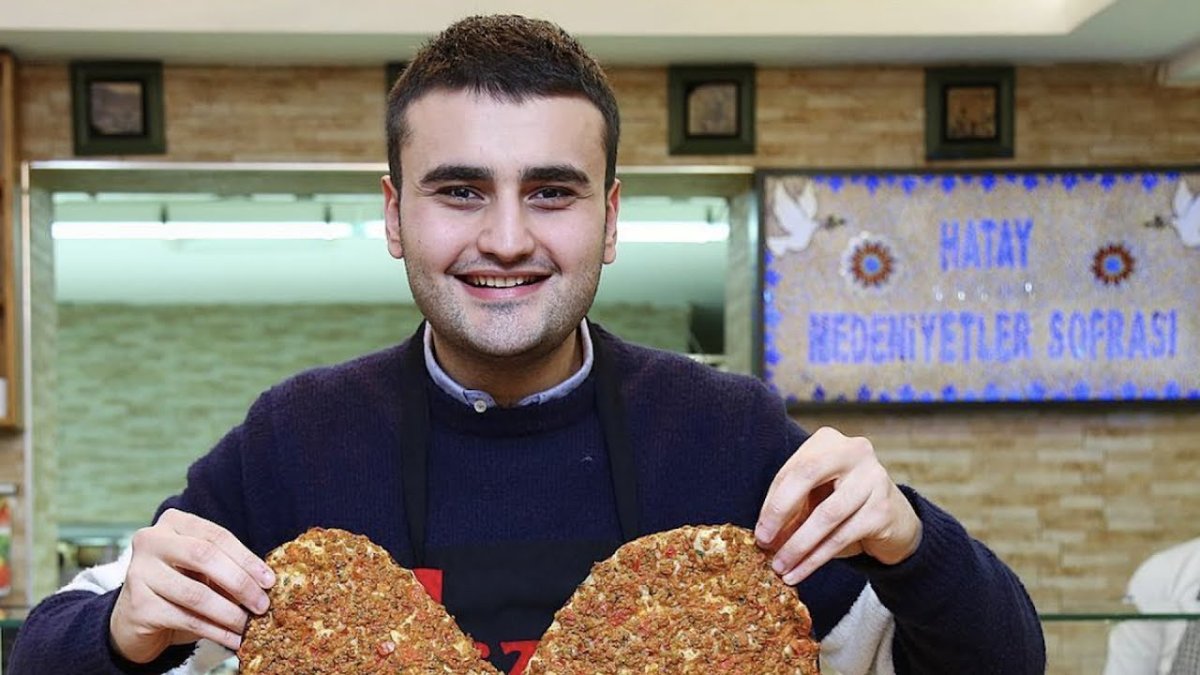 CZN Burak'tan 'aylık gelir' açıklaması