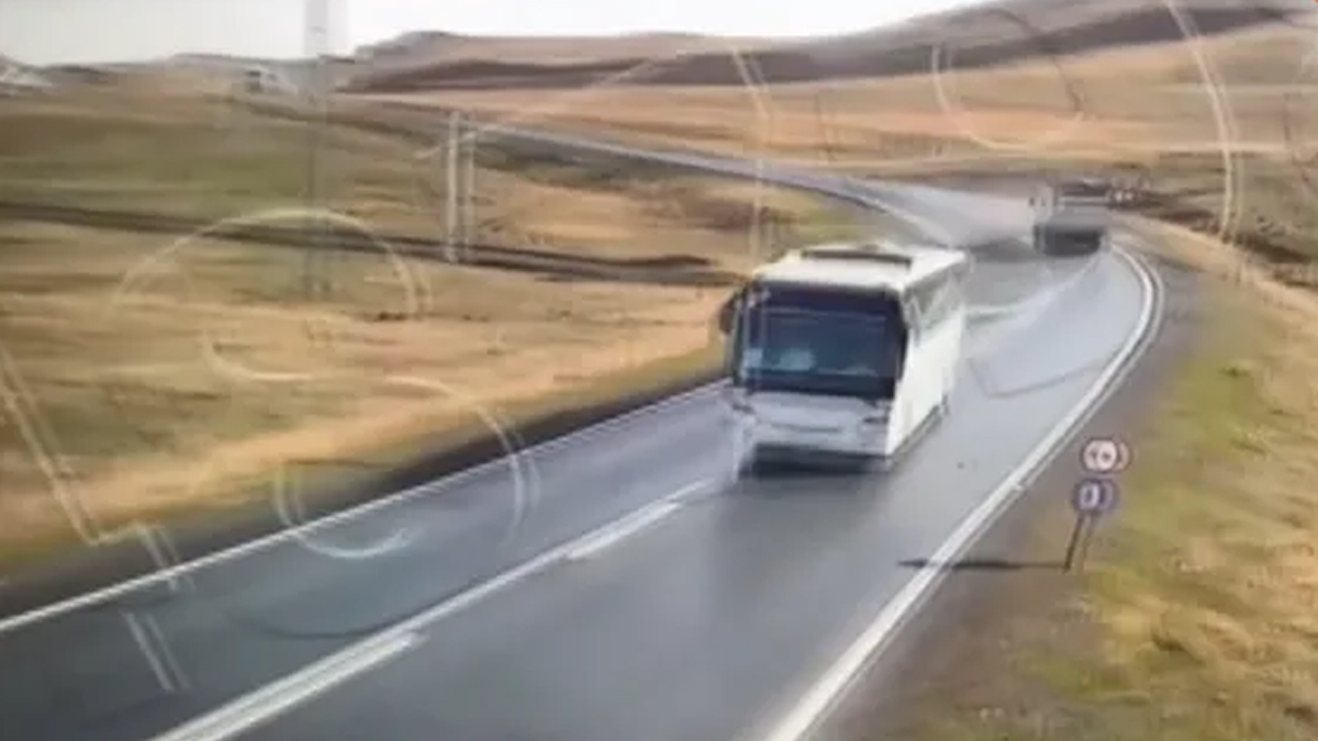 Katliam gibi kazadan saniyeler önce... Freni patladı, hızla kaşı şeride geçti