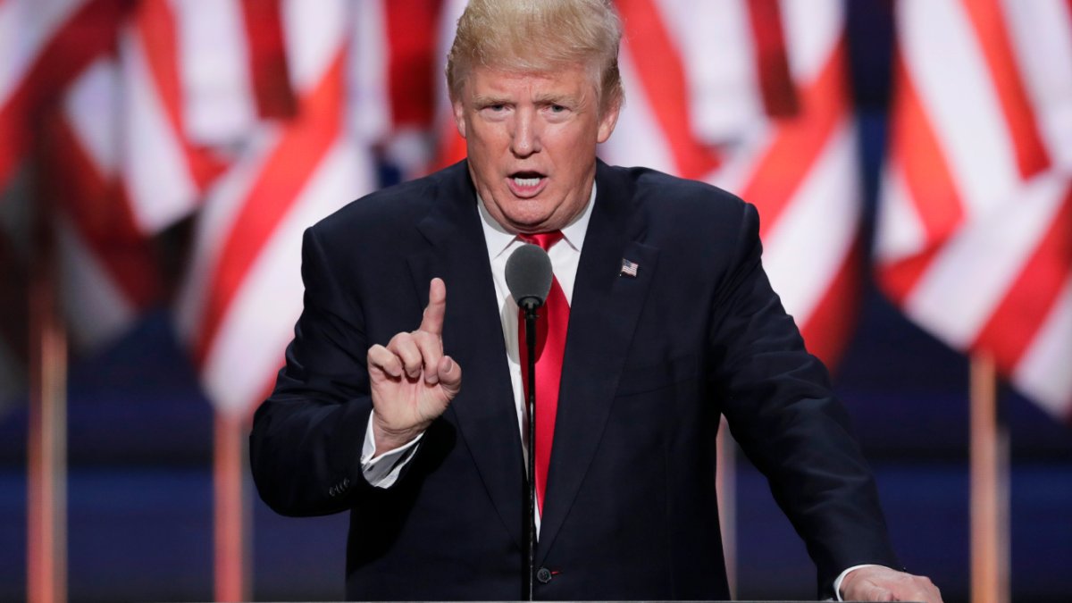 T﻿rump'tan Florida Valisi DeSantis'e şantaj: Başkanlığa aday olma yoksa...