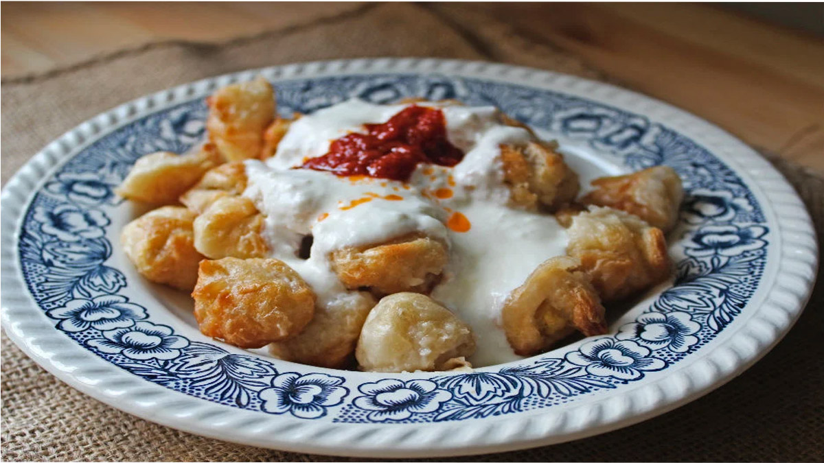 Bayat ekmeği sakın çöpe atmayın! Bir kez yiyen tabağı sıyırıyor: İşte en ekonomik en pratik en lezzetli tarif!