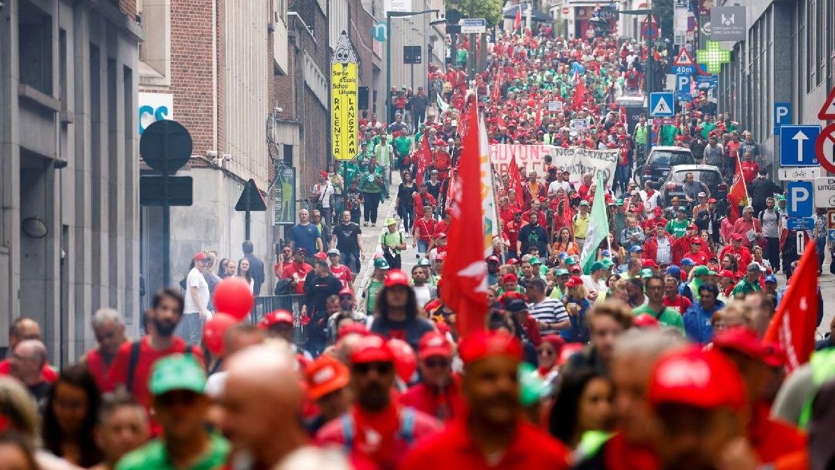 Belçika'da hayatı durma noktasına getiren grev: Polisler de katıldı