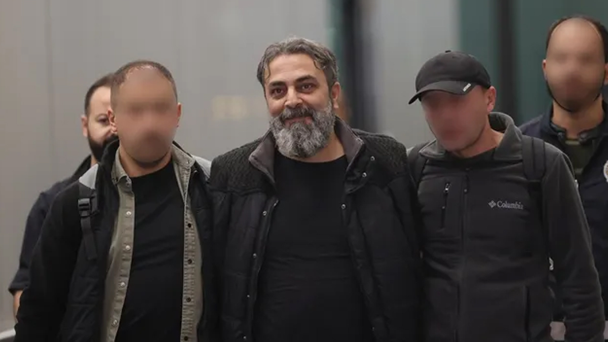 Kırmızı bültenle aranıyordu: Salih Akkurt Türkiye'ye getirildi