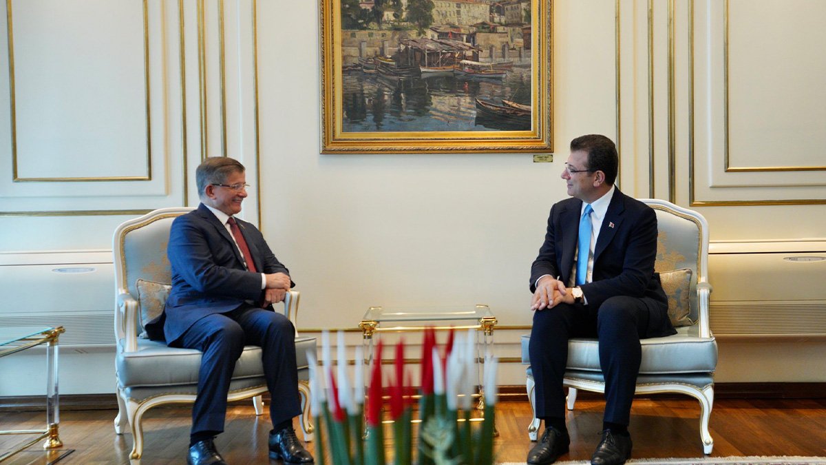 Davutoğlu'ndan İmamoğlu'na ziyaret: Adaletsizliğin karşısında, İmamoğlu'nun yanındayız