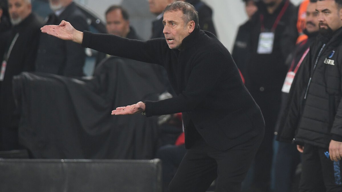 'Son şampiyon' lige havlu attı: Abdullah Avcı oyuncularını hedef aldı! Tepki toplayan açıklamalar 'Abdullah Avcı istifa etmeli'