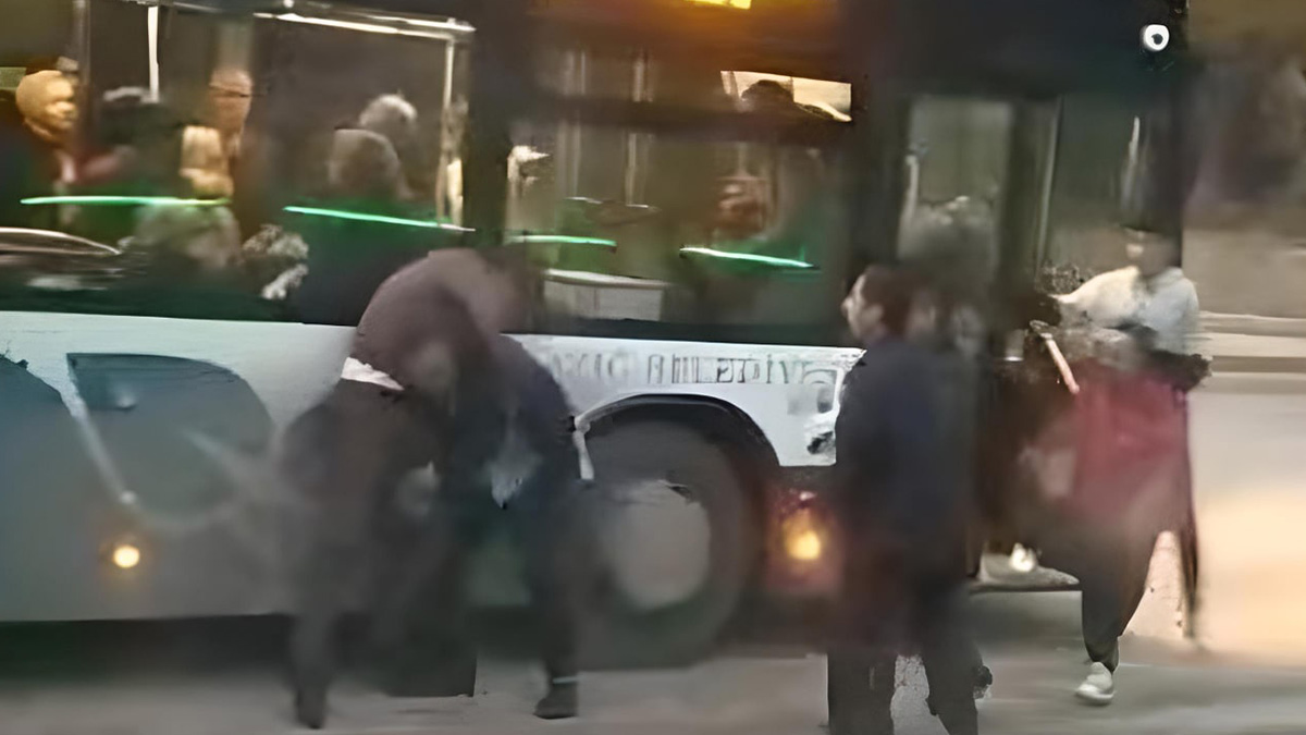 Yolcu ve şoförün durak kavgası, emniyette bitti