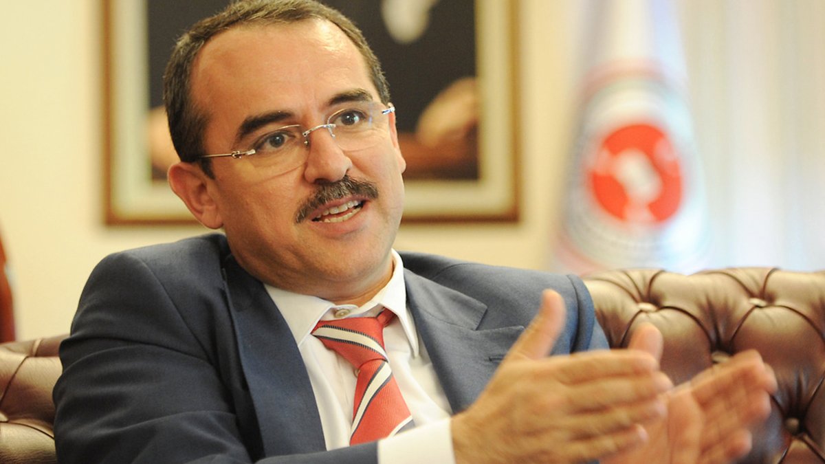 Eski Adalet Bakanı Ergin'den Demirtaş'ın özel jetle Diyarbakır'a götürülmesine yorum: Bakanlığı aşar