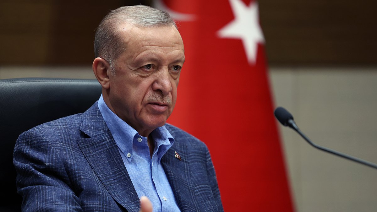 Erdoğan'dan İstiklal Caddesi'ndeki patlamaya dair açıklama: Saldırıda terör kokusu var