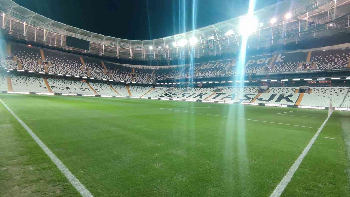 İstiklal'de meydana gelen patlamanın ardından stat boşaltıldı