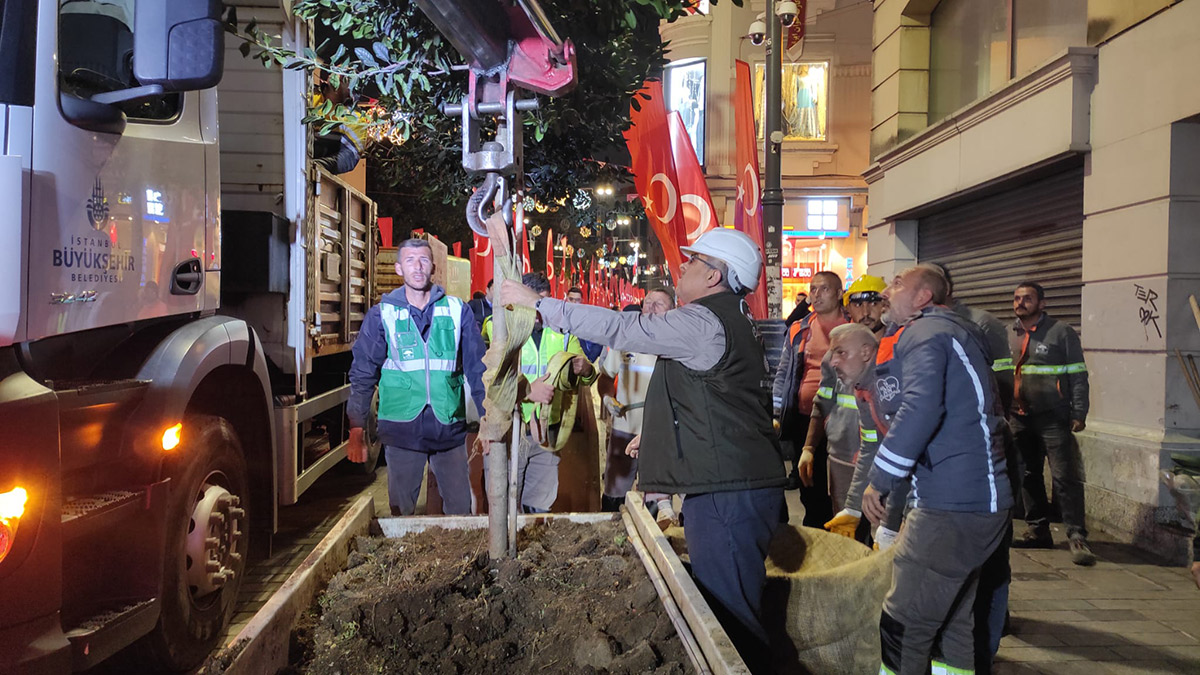 İstiklal Caddesi'nde güvenlik tedbiri: Beton saksılar kaldırıldı